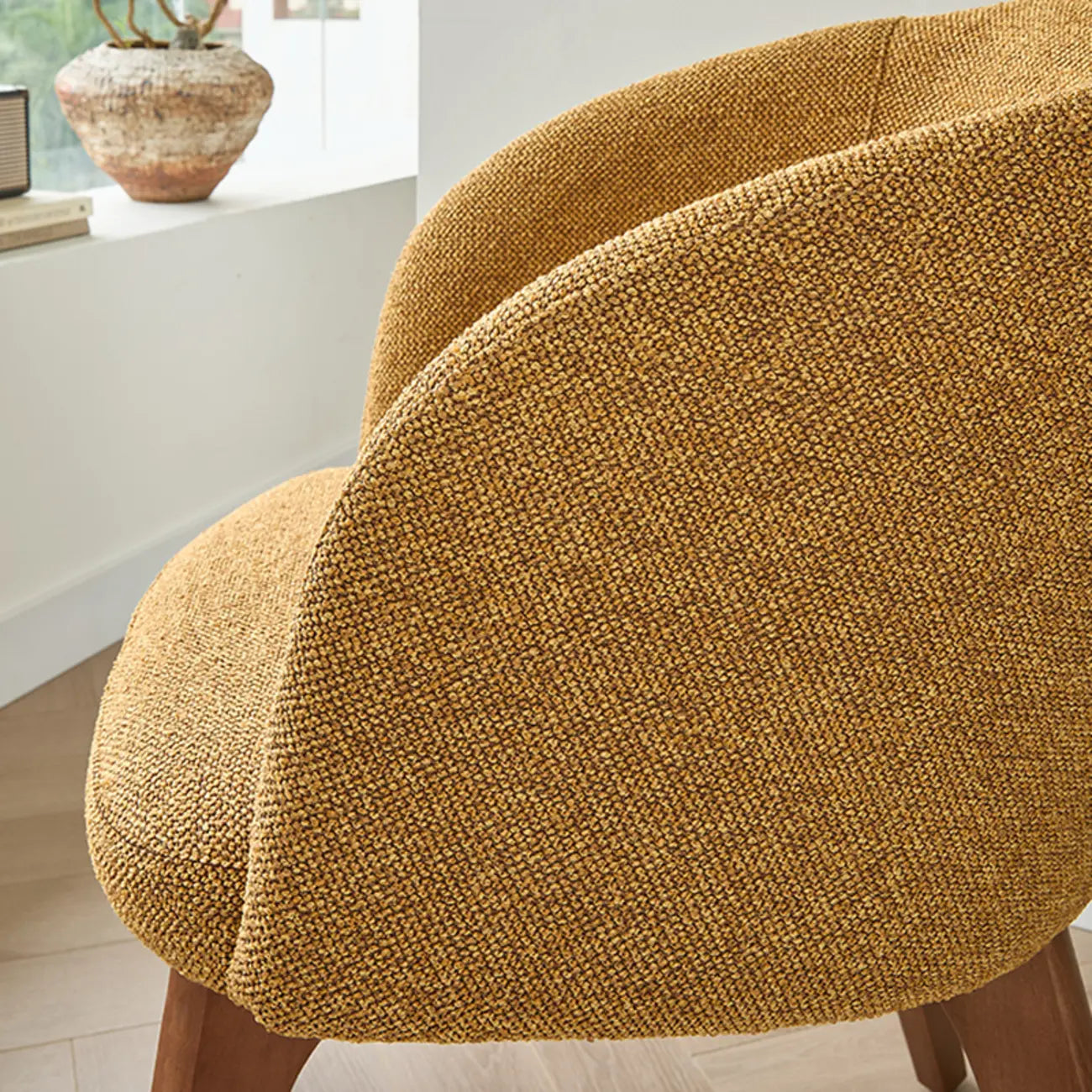 Modern Swivel Barrel Dining Chair with Arms